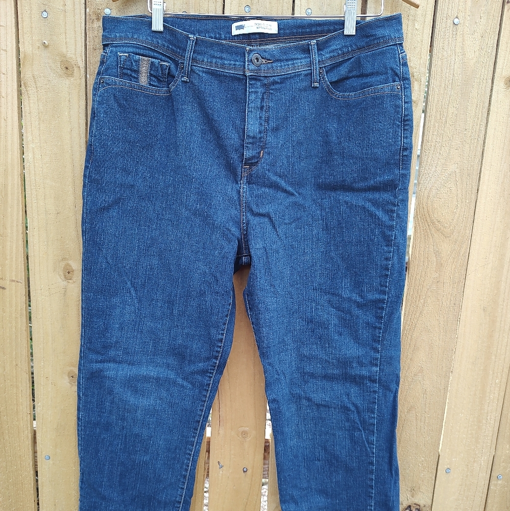 Ladies Levi's Perfectly Slimming 512 straight leg jeans size 16M W33L32